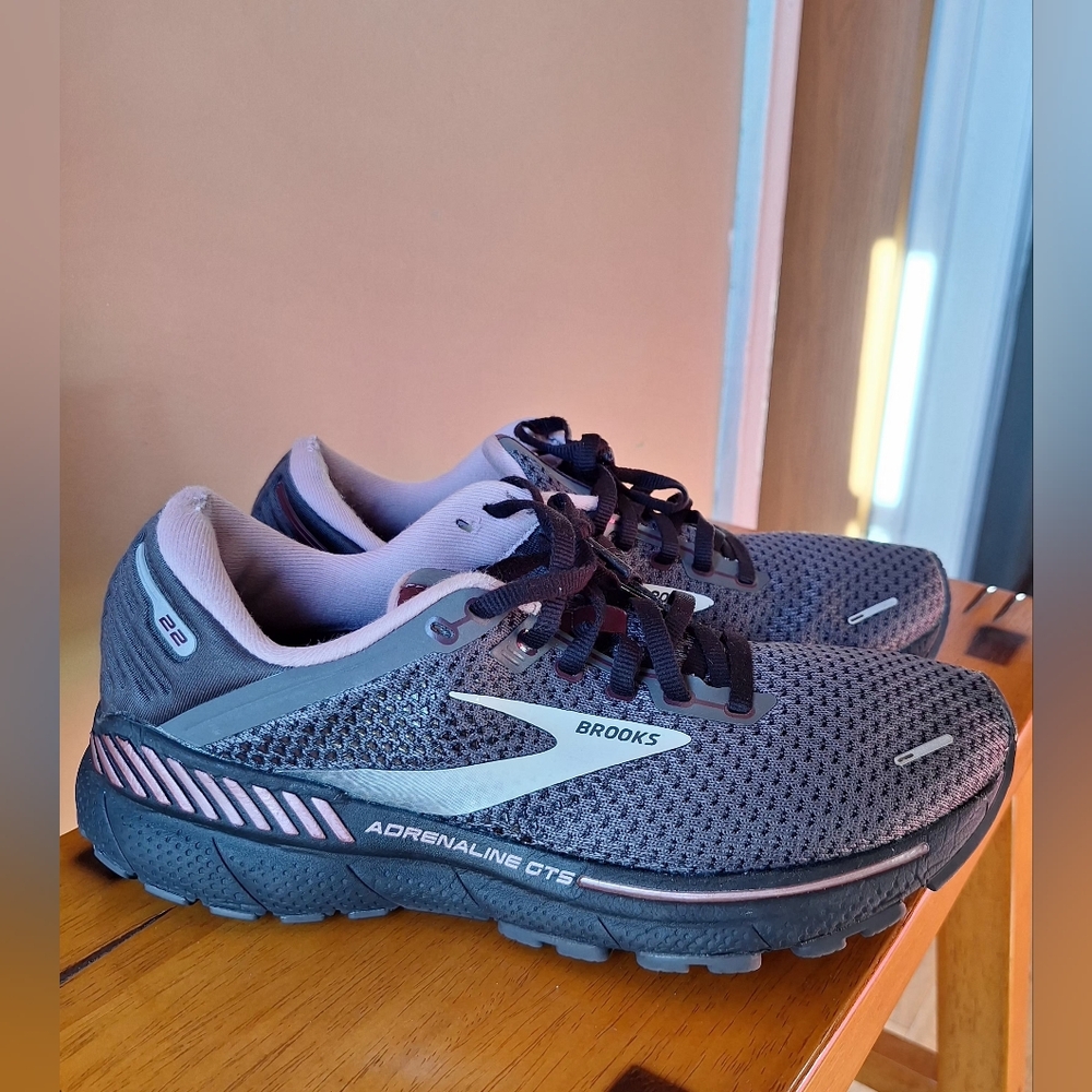 BROOKS Adrenaline GTS 22 For Women's Size 8.5 - Picture 6 of 10